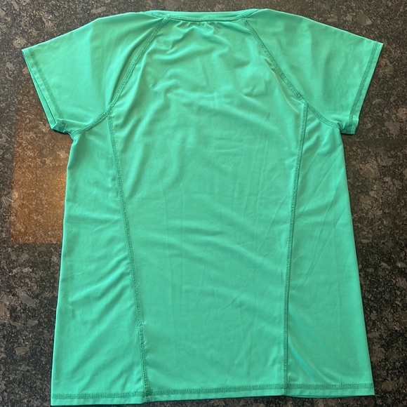 Joe Fresh - Green T-shirt workout top - Picture 2 of 4